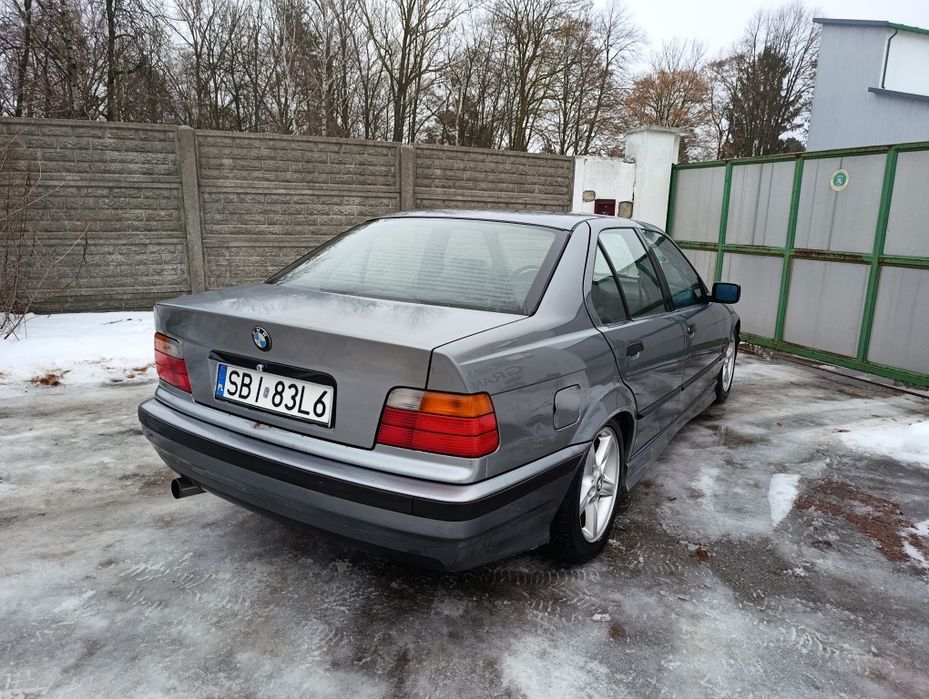 BMW E36 325 TDS  sedan