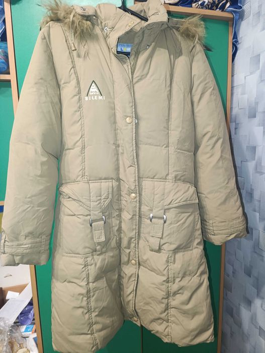 Пуховик на девочку 152 см. Очень дёшево