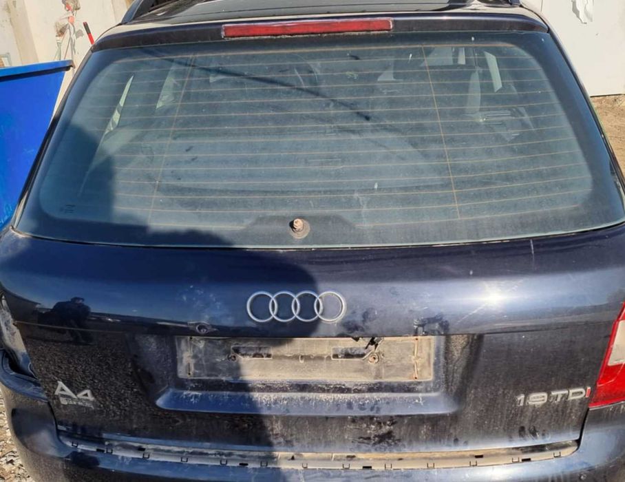 klapa bagażnika  Audi A4 B6 sedan kombi