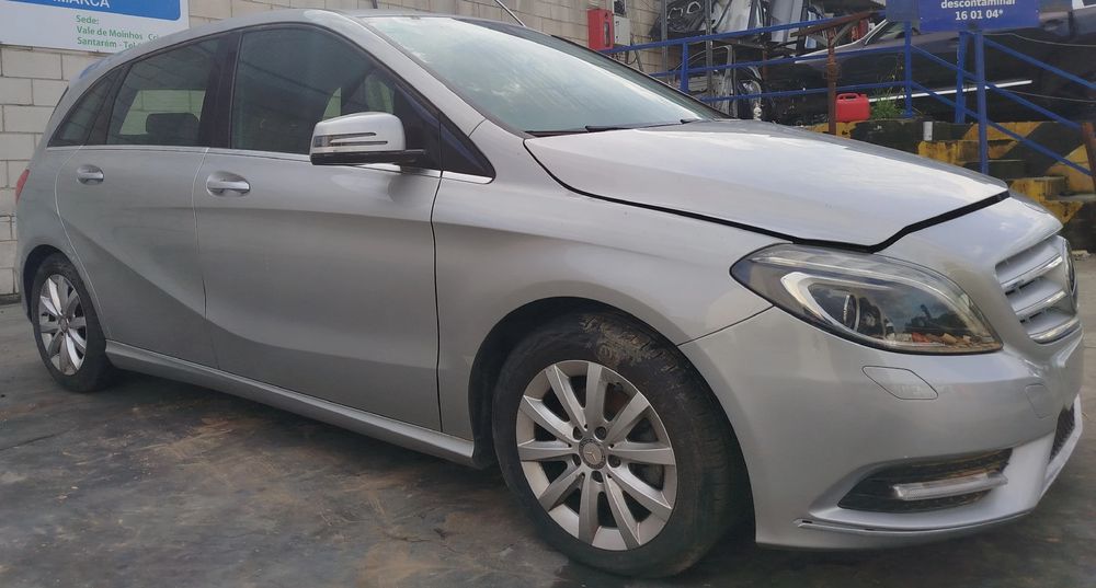 Para peças MERCEDES-BENZ Classe B (W246, W242)