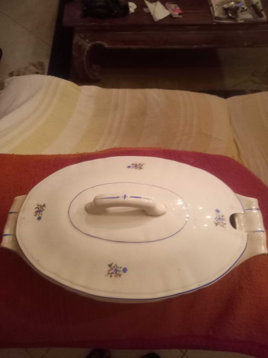 Louca de sacavem  terrina