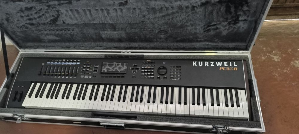 Piano Kurzweil pc3k8