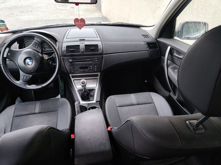 Bmw x3 2,0 d manual Hak klima 4x4 Skóry