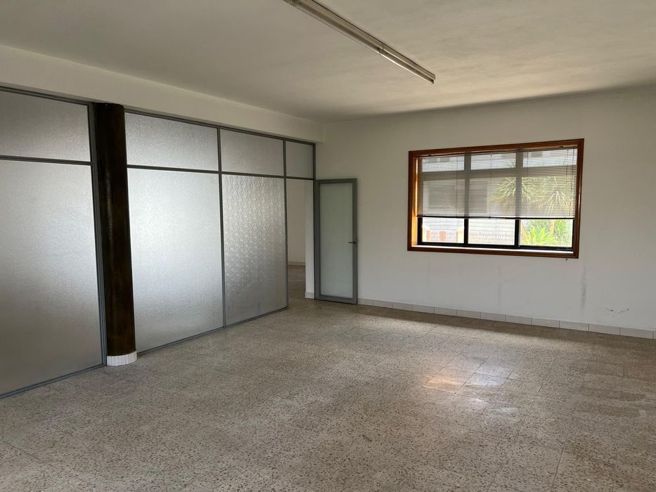 Arrenda-se Espaço Comercial 200 m²