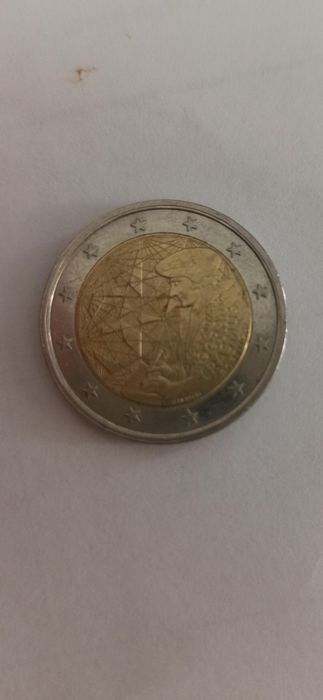 Moedas 2€ e moeda 1€