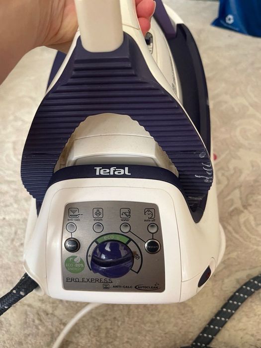 Праска та парогенератор Tefal