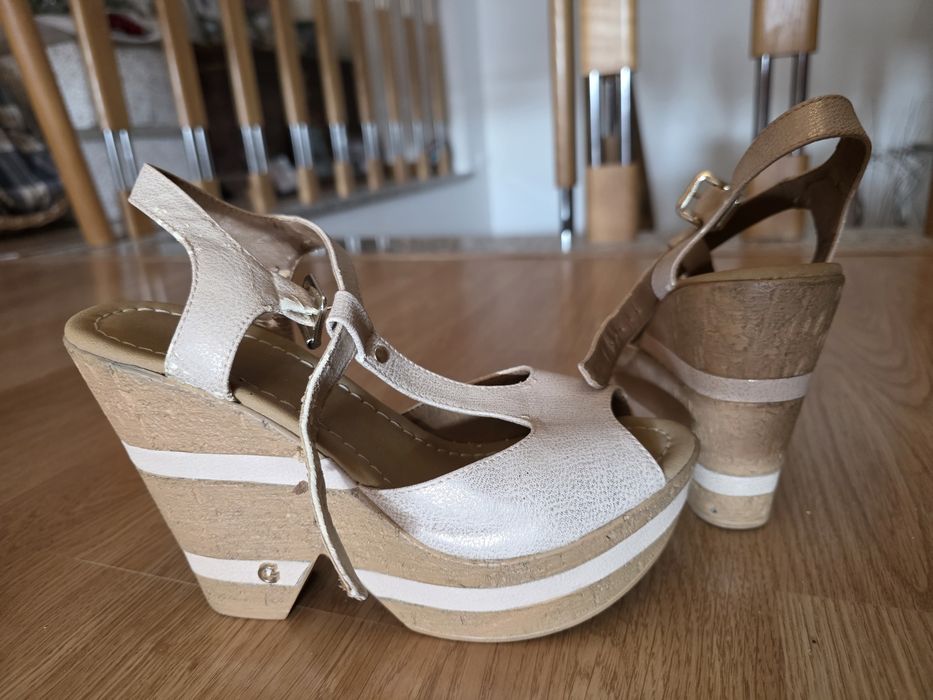 Sapatos salto alto