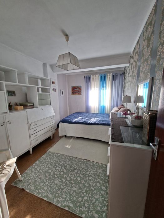 Arrenda-se Quarto