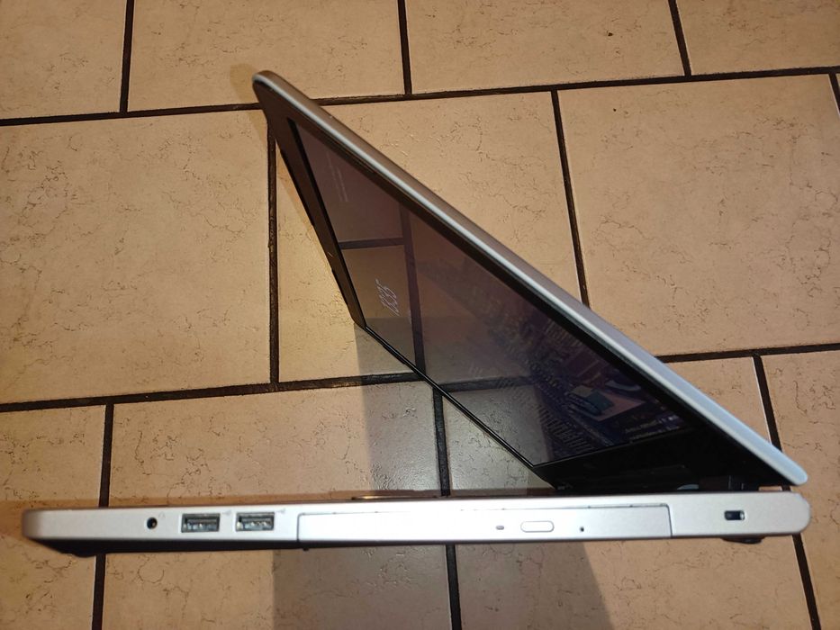 Laptop Dell 17" / i7 / 240 ssd / 8gb ram / win11