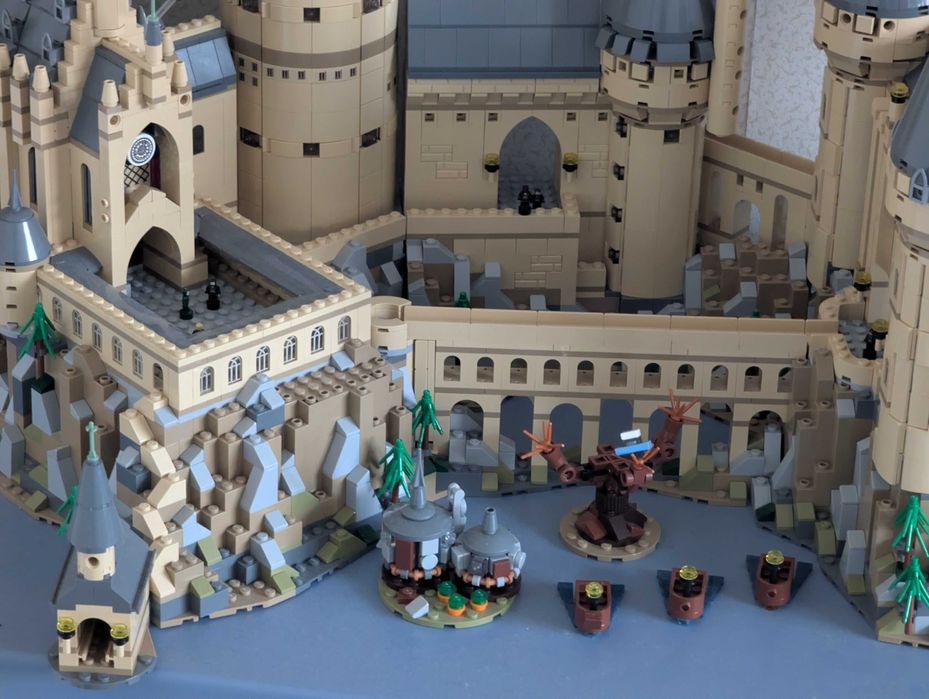 Оригінал LEGO Гаррі Поттер Замок Гоґвортс 71043