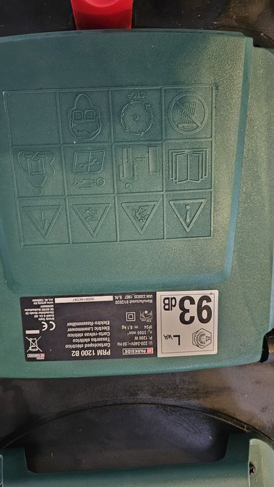 Corta relvas parkside