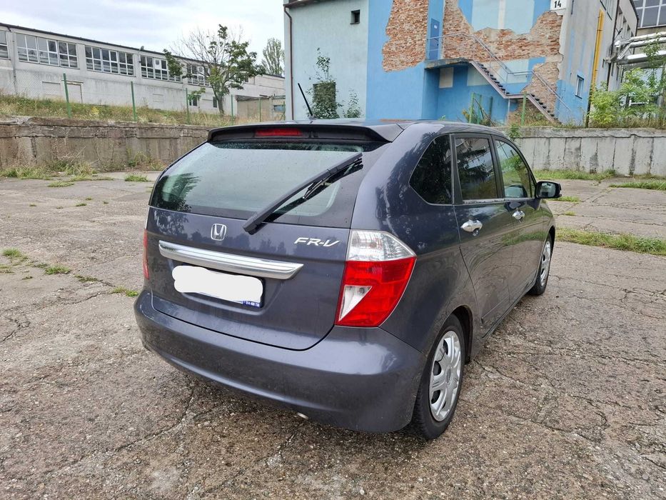 Honda FR-V