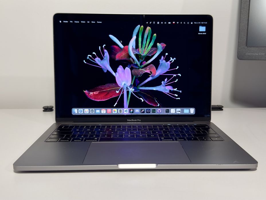 MacBook Pro 13 cali A2159 i5/16GB RAM/ 128GB SSD stan idelny + etui