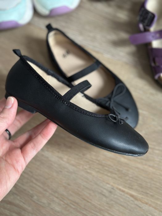 Дитяче взуття (черевики, балетки, кросівки, туфлі, сандалі) 28 розмір