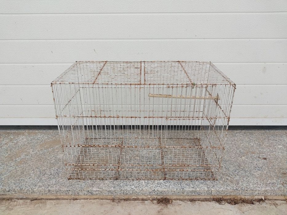 Vendo viveiros para passaros.