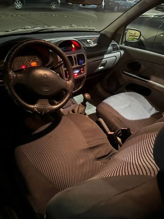 Renault Clio 1.2 8v