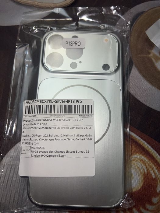 Vendo  1 capa de iPhone 13 Pro