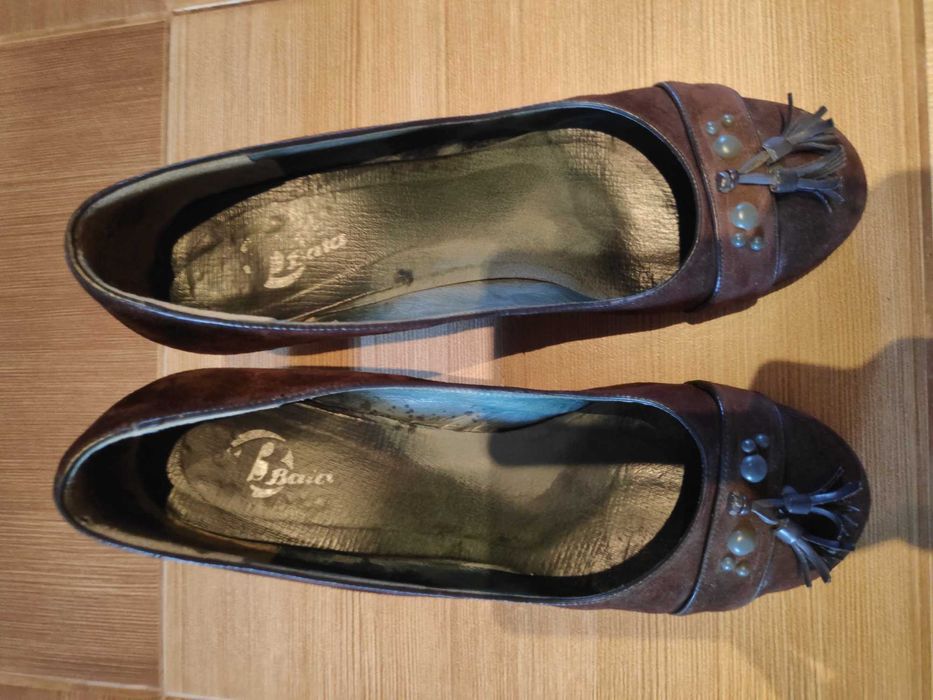 Czółenka zamszowe, Bata, r. 40