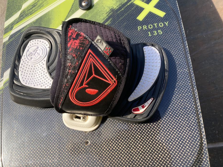 Airush ProToy 135 Carbon Prancha Kitesurf