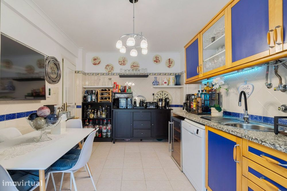 Paivas / Amora - Apartamento T3 Com Garagem