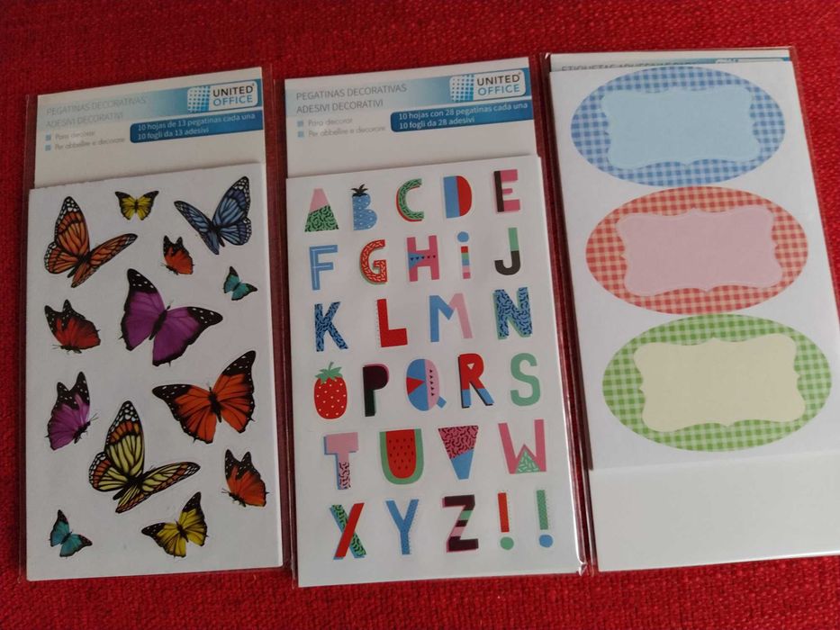 Con. 3 Embalagens c/autocolantes decorativos borboletas + letras +