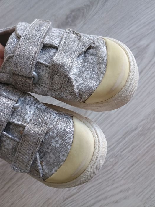 Buciki dla dziewczynki Clarks rozmiar 23