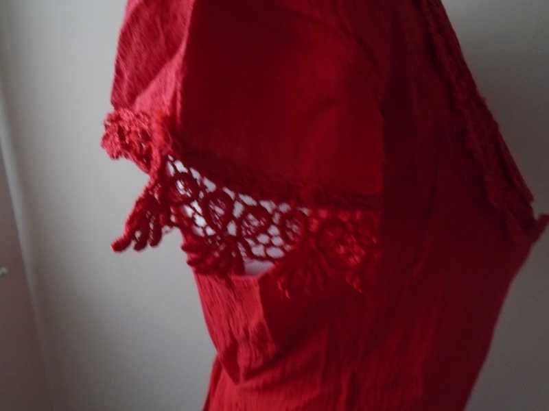 Blusa vermelha tecido enrugado