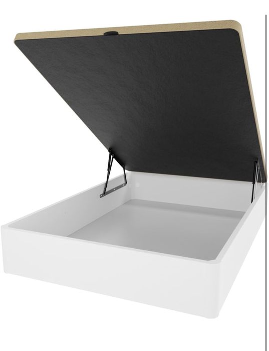 Cama com espaço para arrumaçao