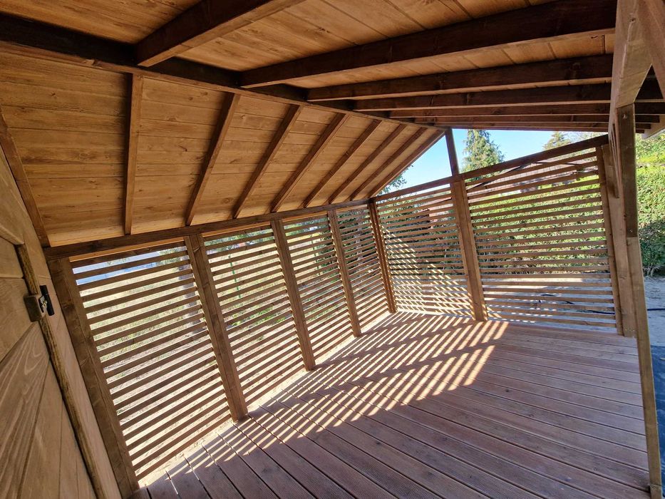 Domek Letniskowy z Pomieszczeniem i Tarasem 9x3m