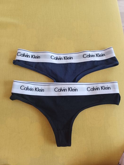 Majtki-figi stringi Calvin Klein L- 2pary