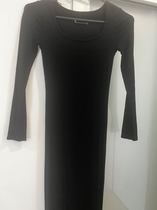 Stunning form-fit dress for all occasions