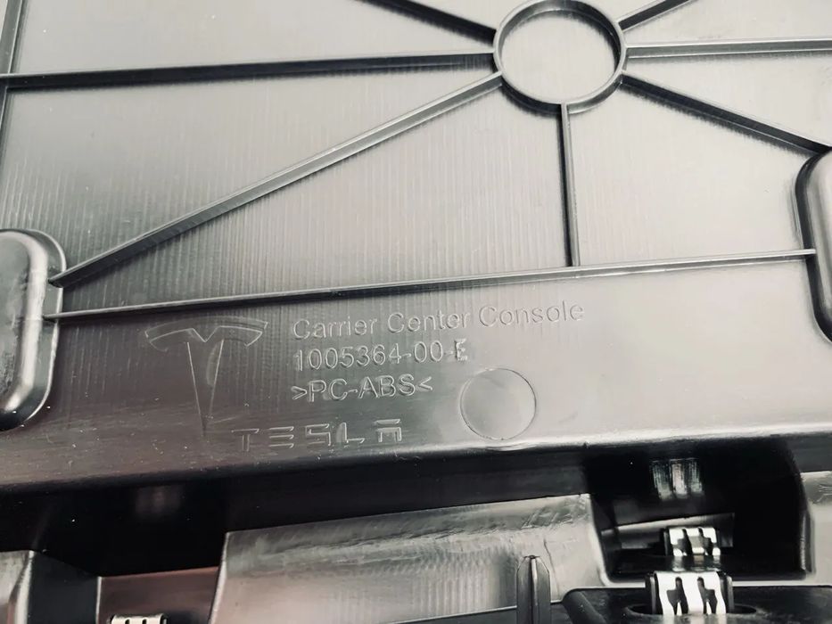 Консоль центральна Tesla Model S 2012-2016