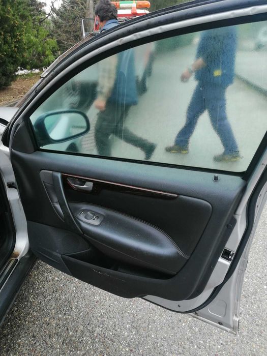 Carro Volvo S60 de 2001 para peças
