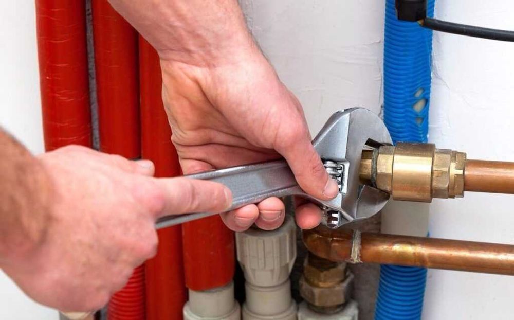 Услуги сантехника в Харькове. Сантехник без выходных. Є-відновлення.