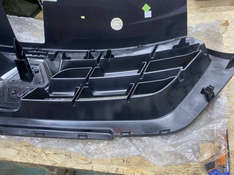 Решітка радіатора Renault Dokker 2012-2021