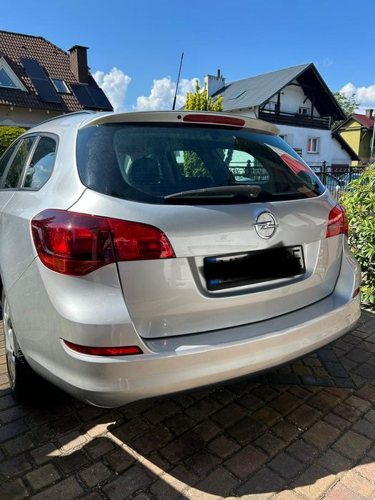 Opel Astra IV Sports Tourer
