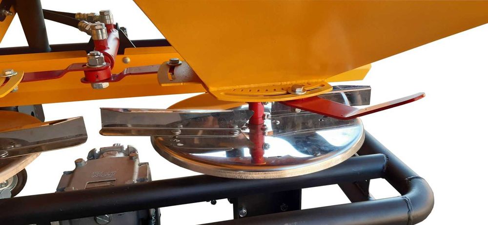 Розкидач добрив РУН-1100