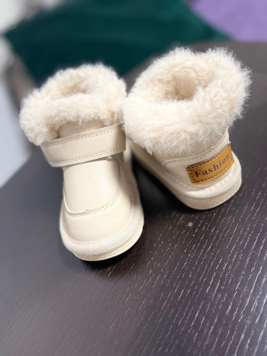 Зимове взуття 20 розмір ,устілка 12 см