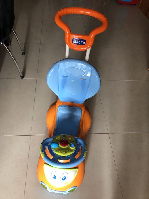 Carrinho de andar de criança, marca Chicco