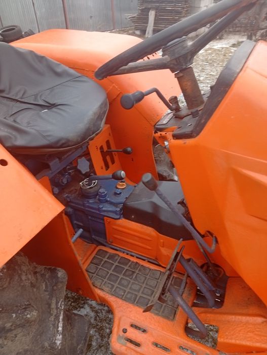 Traktor ogrodowy yanmar  YM2220D