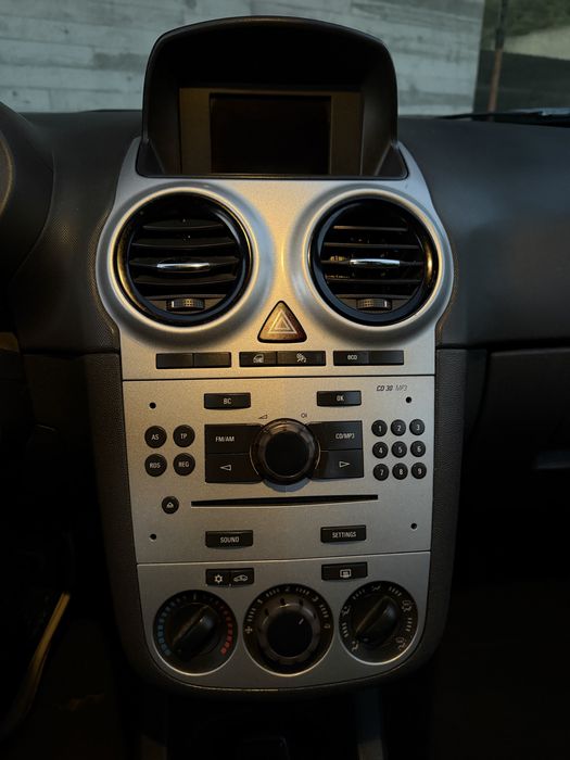 Opel Corsa  D 1.3 cdti ano 2011