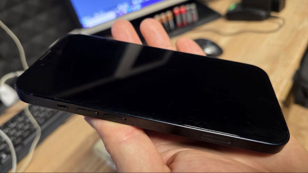 iPhone 14 • 128 ГБ