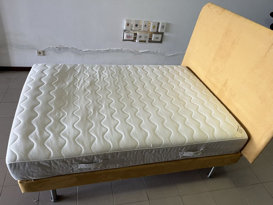 Cama “ Somie “ forrado com tecido/veludo com cabeceira extra com