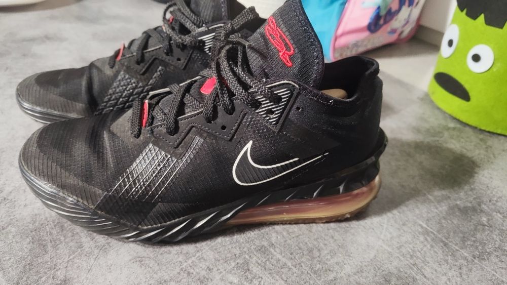 LeBron 18 Low rozmiar 42.5
