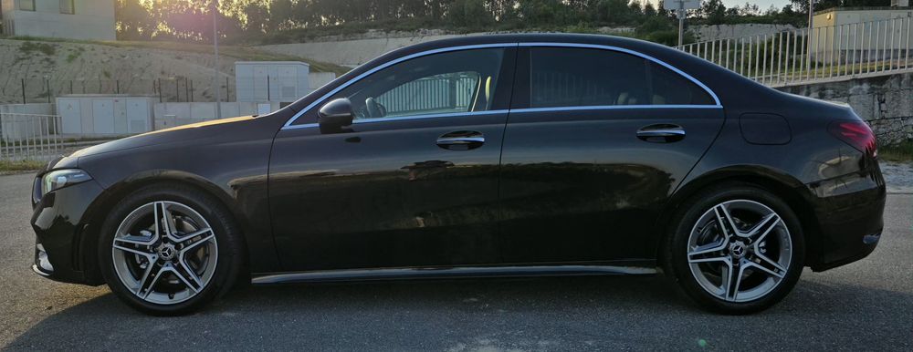 Mercedes-Benz A 180 Limousine d AMG Line Automático Nacional