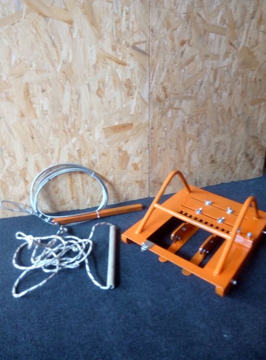 Ніж для врізки розмітки.Штучна трава.