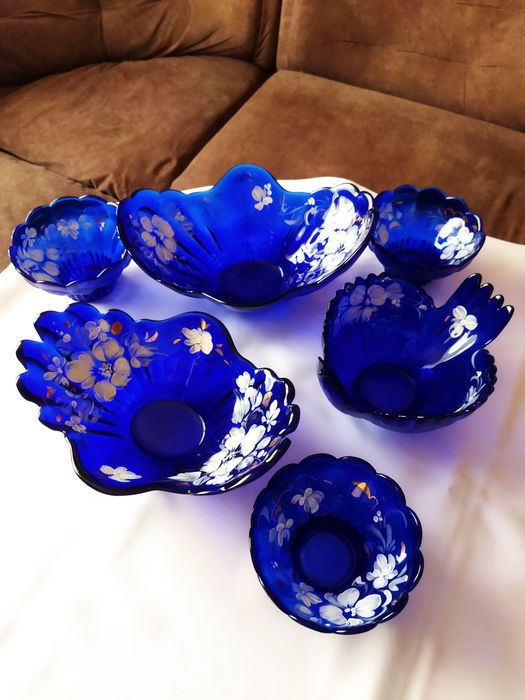 Посуда из цветного стекла