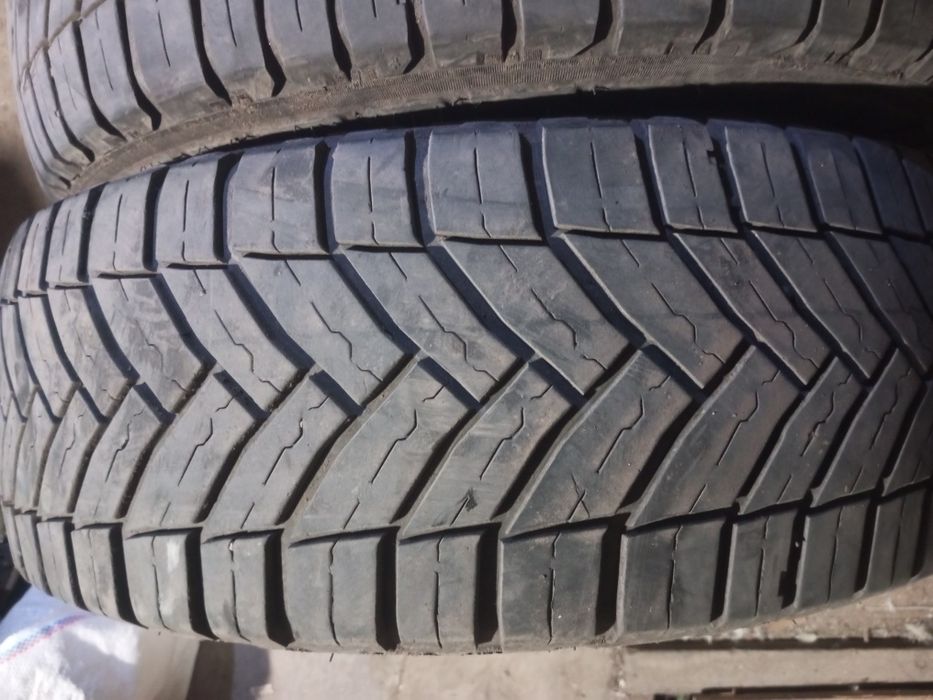 Продам резину 215.70.r15