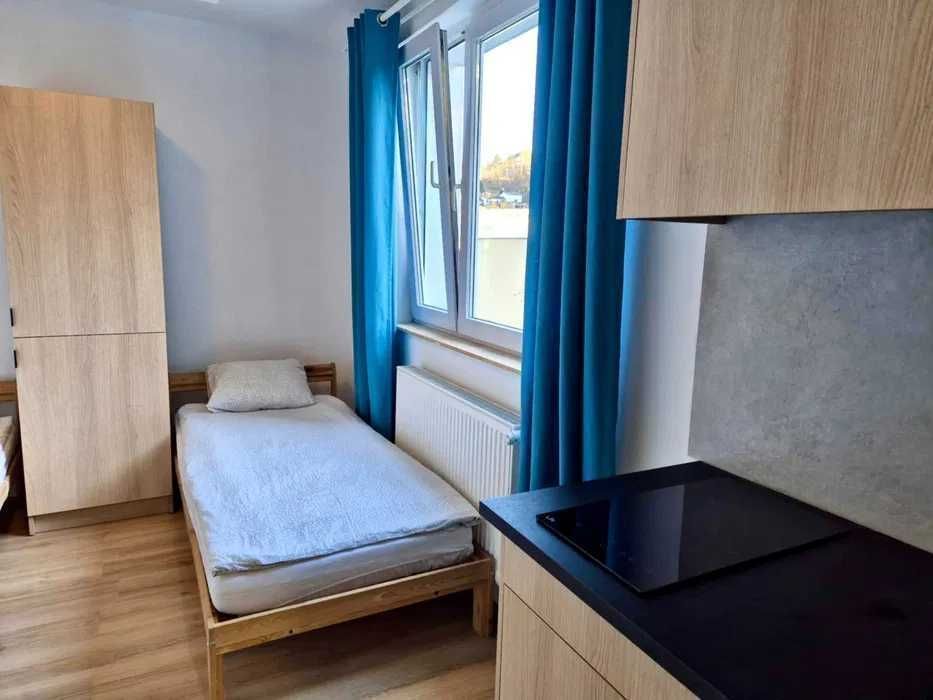 Здам місце в кімнаті Київ метро Чернігівська  1550 грн. в місяць