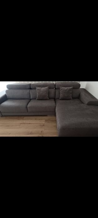 Sofá com chaise longe